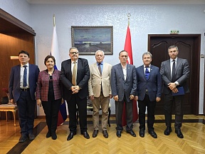 Büyükelçi Aleksey Erkhov KAFFED heyetini kabul etti Büyükelçi Aleksey Erkhov KAFFED heyetini kabul etti