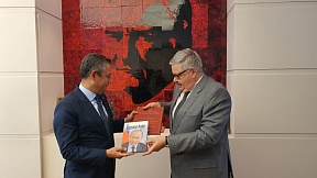 Büyükelçi Aleksey Erkhov CHP Genel Başkanı ile görüştü Büyükelçi Aleksey Erkhov CHP Genel Başkanı ile görüştü