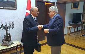 Büyükelçi Aleksey Erkhov Anadolu Grubu Başkanı ile görüştü Büyükelçi Aleksey Erkhov Anadolu Grubu Başkanı ile görüştü