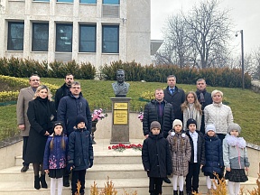 В Посольстве почтили память Героя России А.Г.Карлова В Посольстве почтили память Героя России А.Г.Карлова